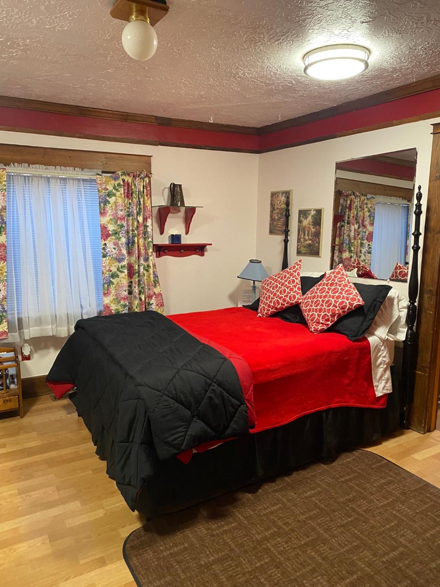 Center Street Cottage Покателло Экстерьер фото